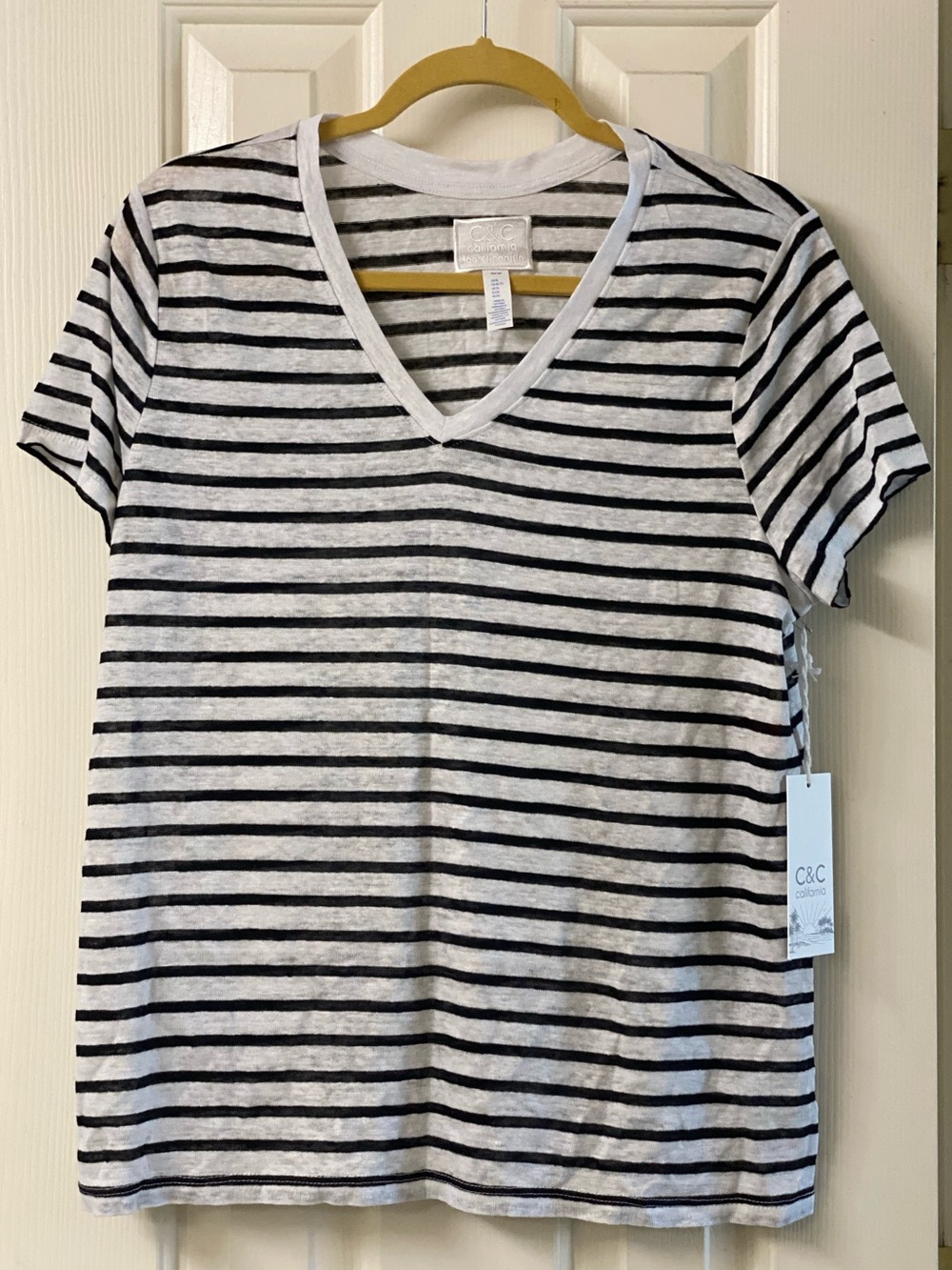 C&C California White V-Neck Tee with Black Stripes 100% Linen Size XL